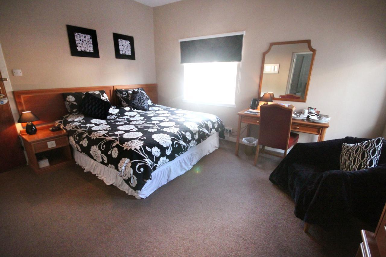 Oyo Thistle Hotel Perth Buitenkant foto