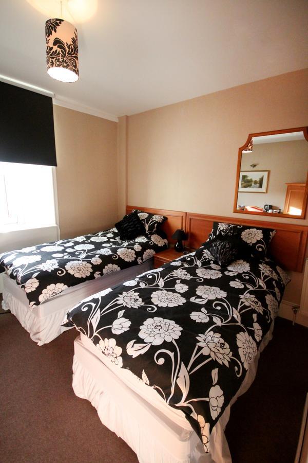 Oyo Thistle Hotel Perth Buitenkant foto
